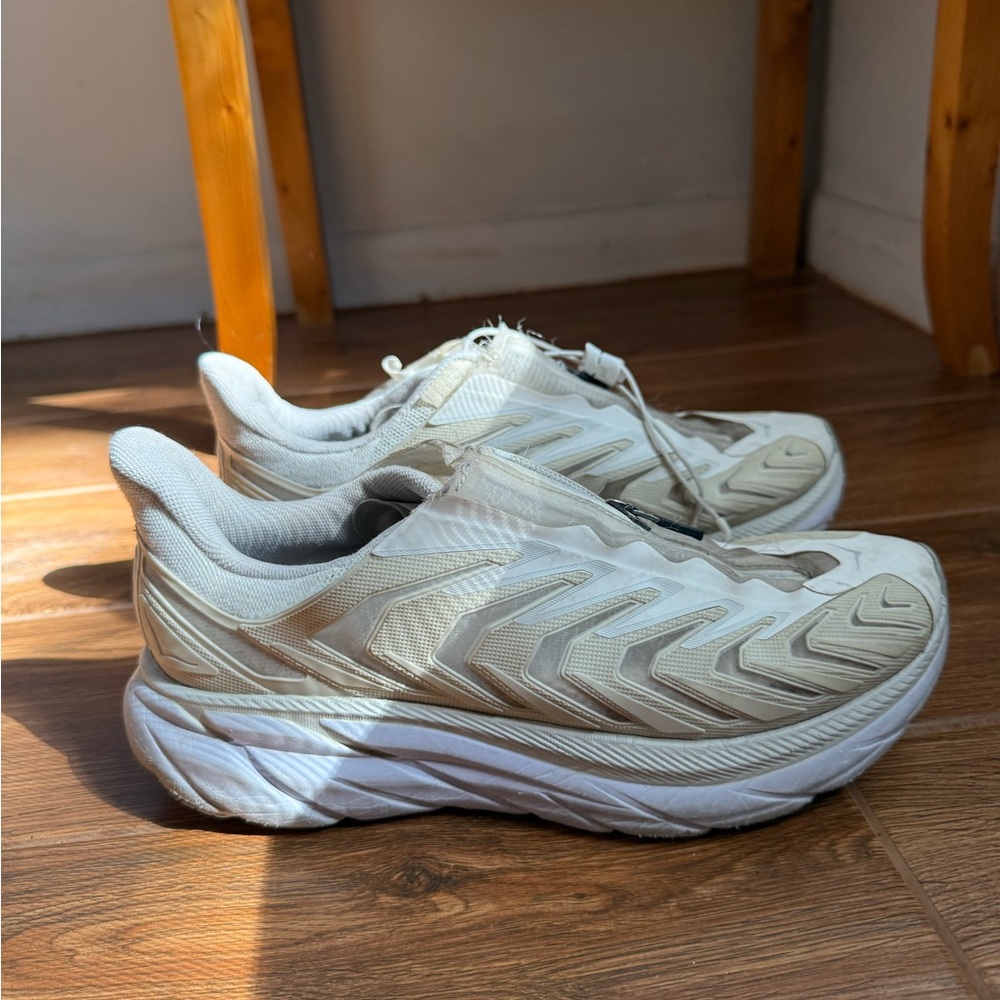 Used hoka Clifton size 8